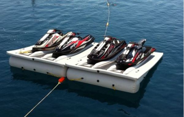 Надувная платформа горка для двух гидроциклов